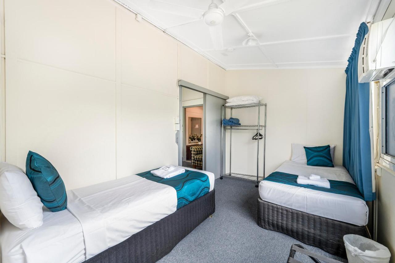 Strand Motel Таунсвилл Экстерьер фото